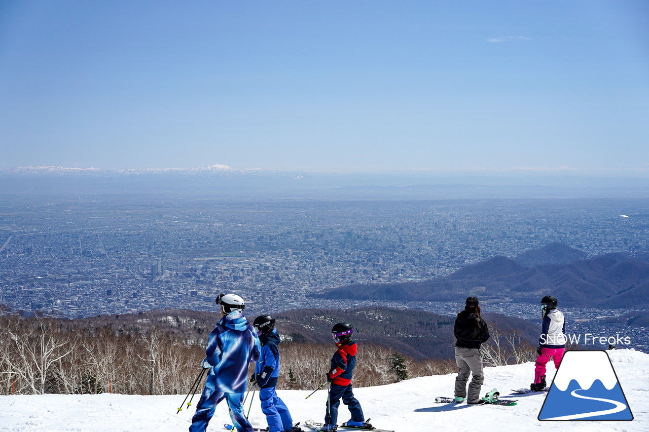 サッポロテイネ　真っ白な雪、澄んだ青空。ゴールデンウィーク２日目は、旭岳～羊蹄山まで見渡せる絶好の春スキー＆スノーボード日和に☆